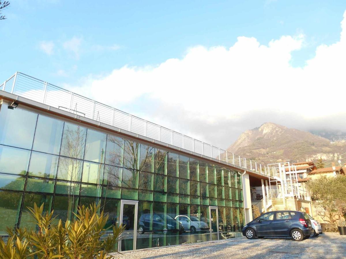 Direttamente Al Lago Apartments Marone Bagian luar foto