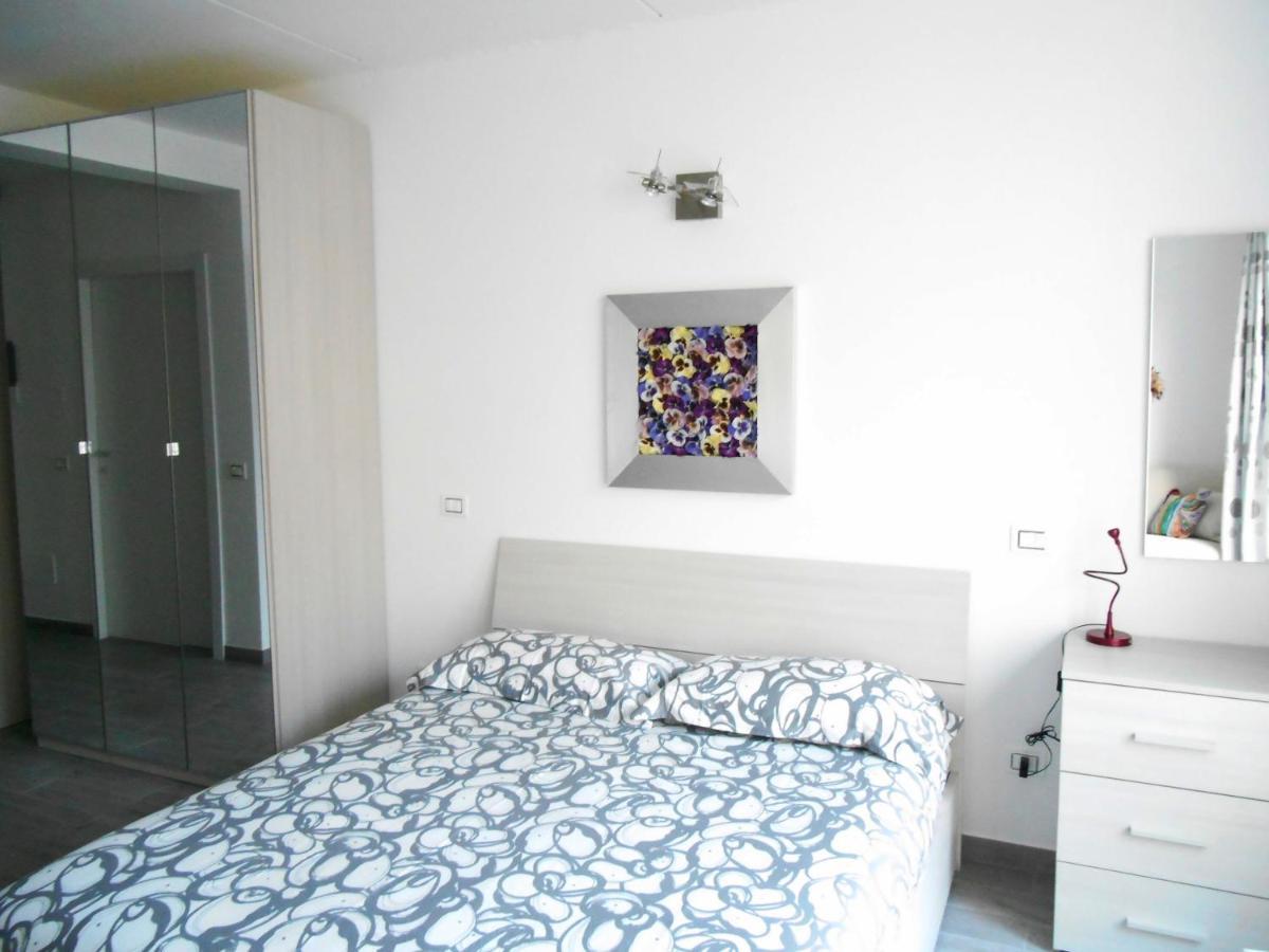 Direttamente Al Lago Apartments Marone Bagian luar foto