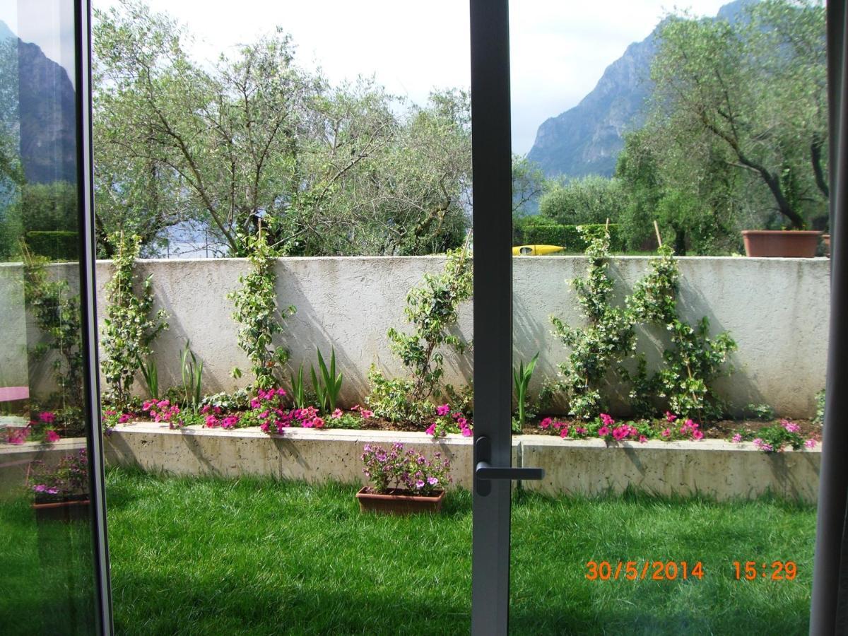 Direttamente Al Lago Apartments Marone Bagian luar foto