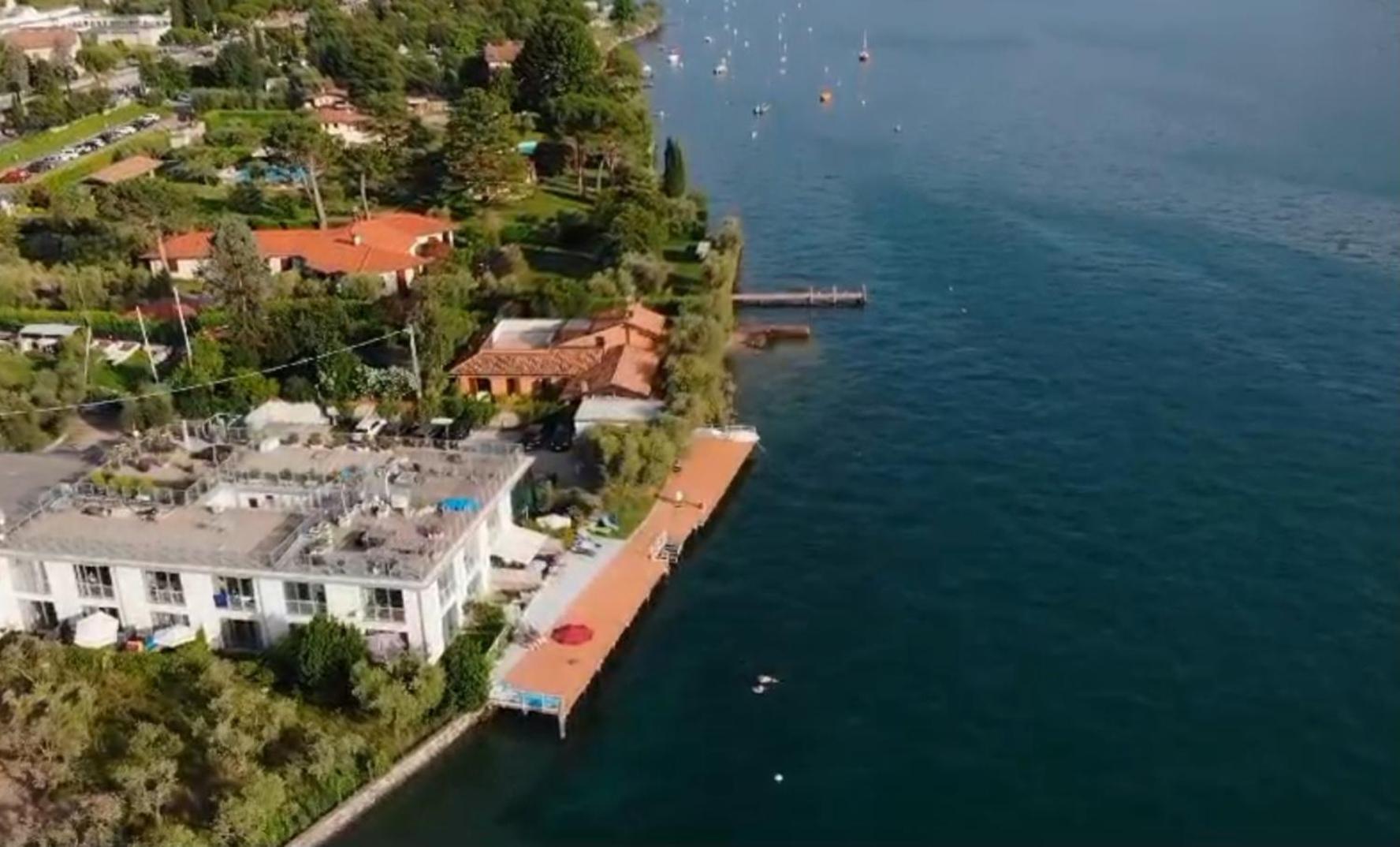Direttamente Al Lago Apartments Marone Bagian luar foto