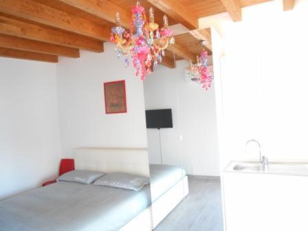Direttamente Al Lago Apartments Marone Bagian luar foto
